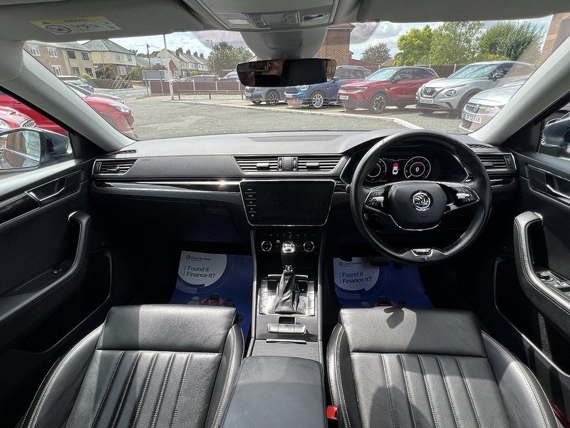 Skoda Superb 1.4 TSI iV 13kWh Laurin & Klement Hatchback 5dr Petrol Plug-in Hybrid DSG Euro 6 (s/s) (218 ps) - U1651555
