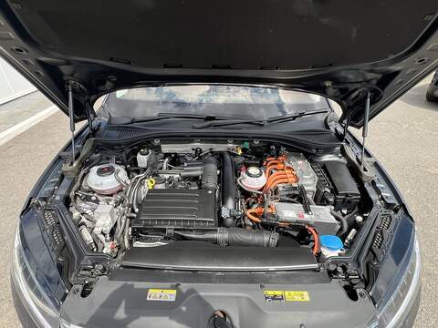 Skoda Superb 1.4 TSI iV 13kWh Laurin & Klement Hatchback 5dr Petrol Plug-in Hybrid DSG Euro 6 (s/s) (218 ps) - U1651555