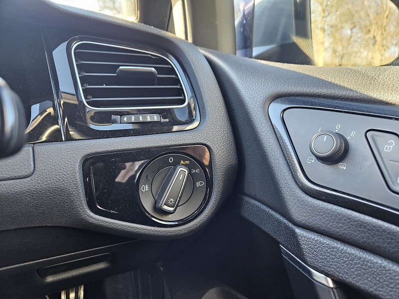 Volkswagen Golf TSI BlueMotion Tech R - U1710