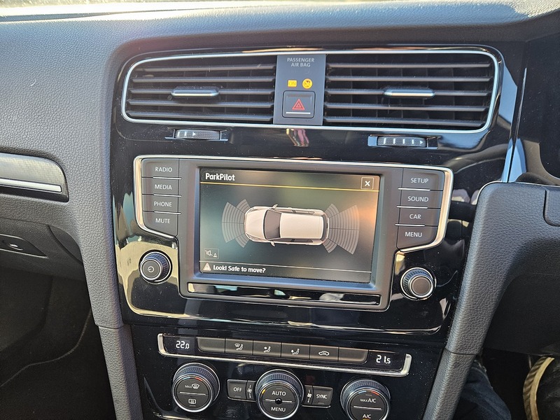 Volkswagen Golf TSI BlueMotion Tech R - U1710