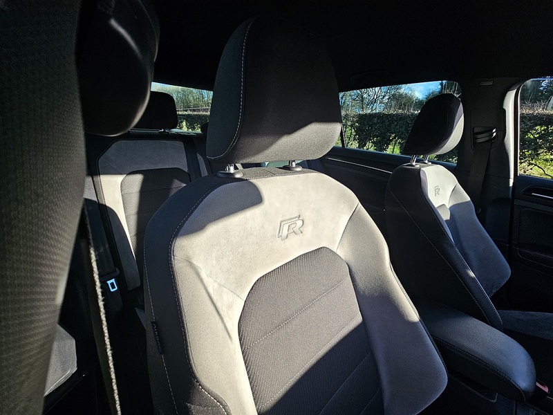 Volkswagen Golf TSI BlueMotion Tech R - U1710