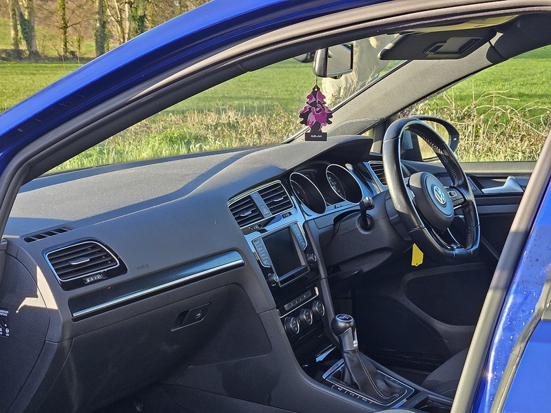 Volkswagen Golf TSI BlueMotion Tech R - U1710