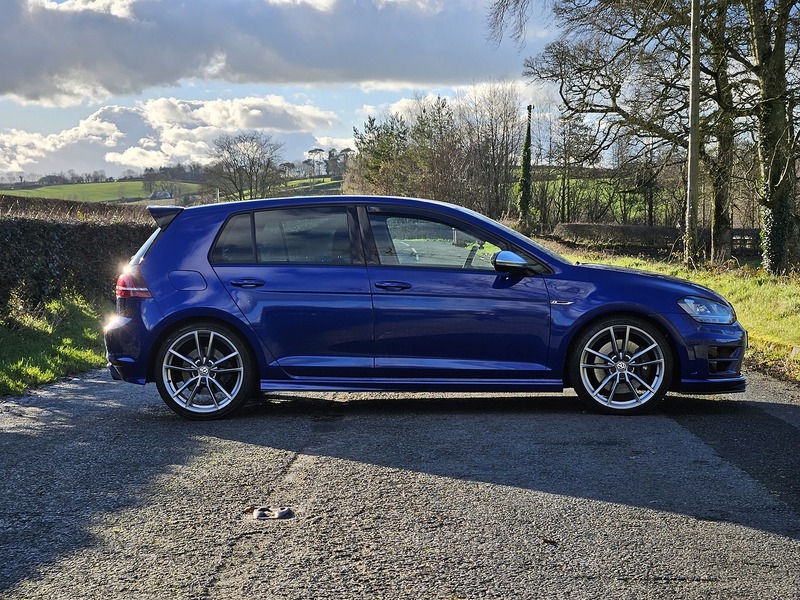 Volkswagen Golf TSI BlueMotion Tech R - U1710