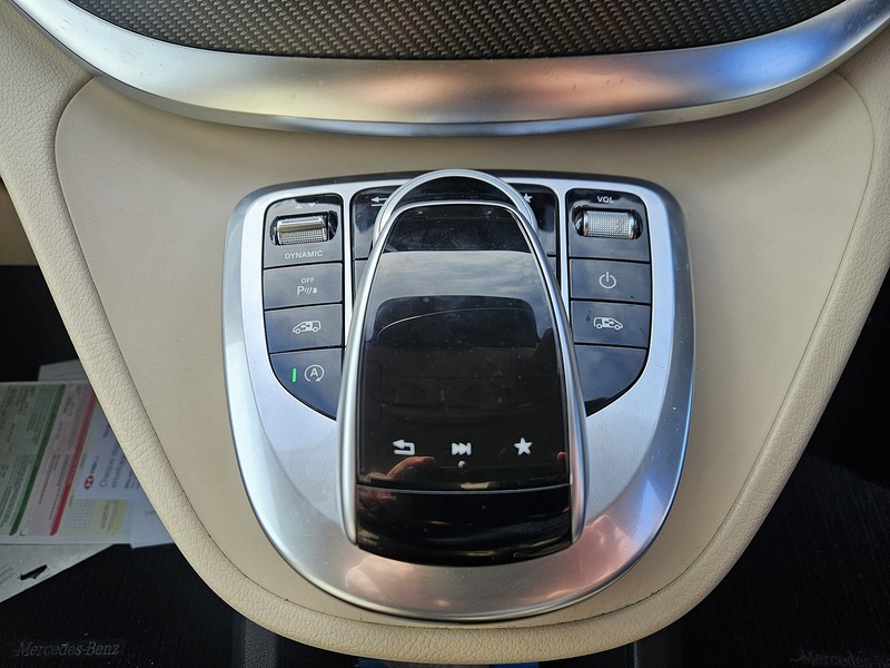 Mercedes-Benz V Class 2.2 V220d AMG Line MPV 5dr Diesel G-Tronic+ Euro 6 (s/s) 8 Seat XLWB (163 ps) - U1716