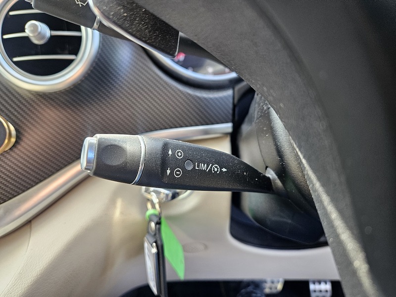 Mercedes-Benz V Class 2.2 V220d AMG Line MPV 5dr Diesel G-Tronic+ Euro 6 (s/s) 8 Seat XLWB (163 ps) - U1716