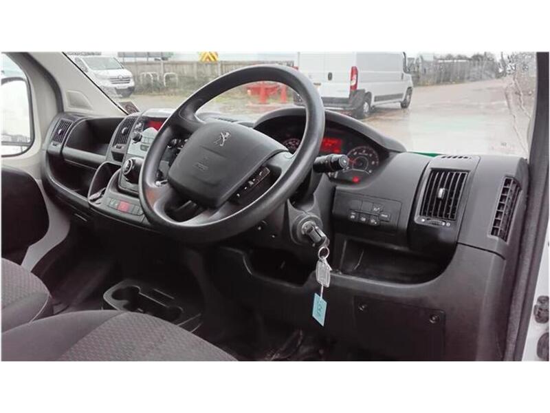 Peugeot Boxer BlueHDi 335 S - U1718