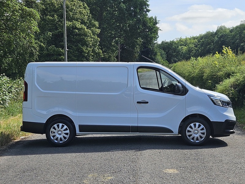 Renault Trafic 2.0 dCi Blue SL28 Business+ Panel Van 5dr Diesel Manual L1 H1 Euro 6 (s/s) (130 ps) - U1732