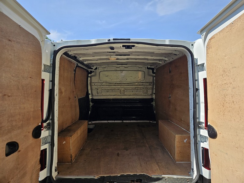Renault Trafic 2.0 dCi Blue SL28 Business+ Panel Van 5dr Diesel Manual L1 H1 Euro 6 (s/s) (130 ps) - U1732