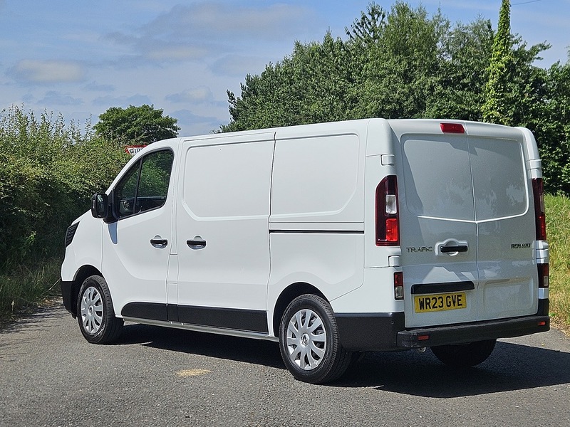 Renault Trafic 2.0 dCi Blue SL28 Business+ Panel Van 5dr Diesel Manual L1 H1 Euro 6 (s/s) (130 ps) - U1732