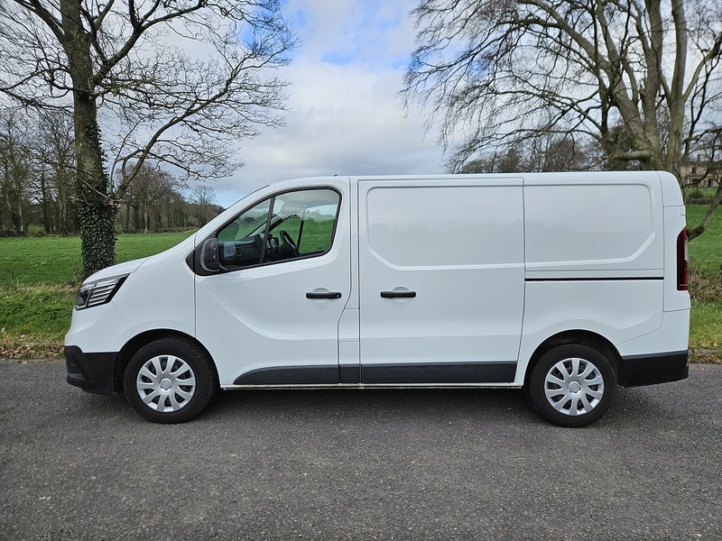 Renault Trafic 2.0 dCi Blue SL28 Business+ Panel Van 5dr Diesel Manual L1 H1 Euro 6 (s/s) (130 ps) - U1733