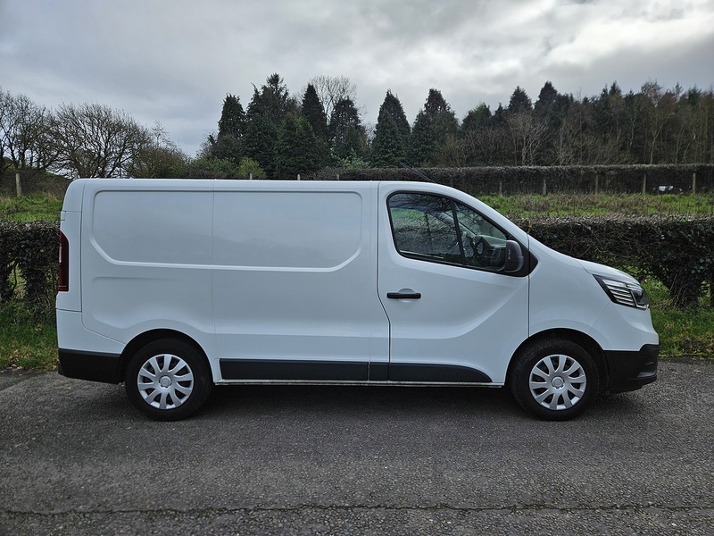 Renault Trafic 2.0 dCi Blue SL28 Business+ Panel Van 5dr Diesel Manual L1 H1 Euro 6 (s/s) (130 ps) - U1733