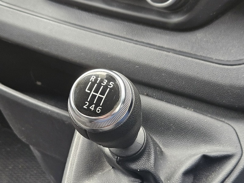 Renault Trafic 2.0 dCi Blue SL28 Business+ Panel Van 5dr Diesel Manual L1 H1 Euro 6 (s/s) (130 ps) - U1733