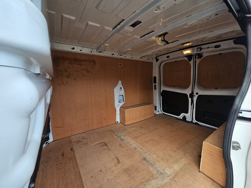 Renault Trafic 2.0 dCi Blue SL28 Business+ Panel Van 5dr Diesel Manual L1 H1 Euro 6 (s/s) (130 ps) - U1733