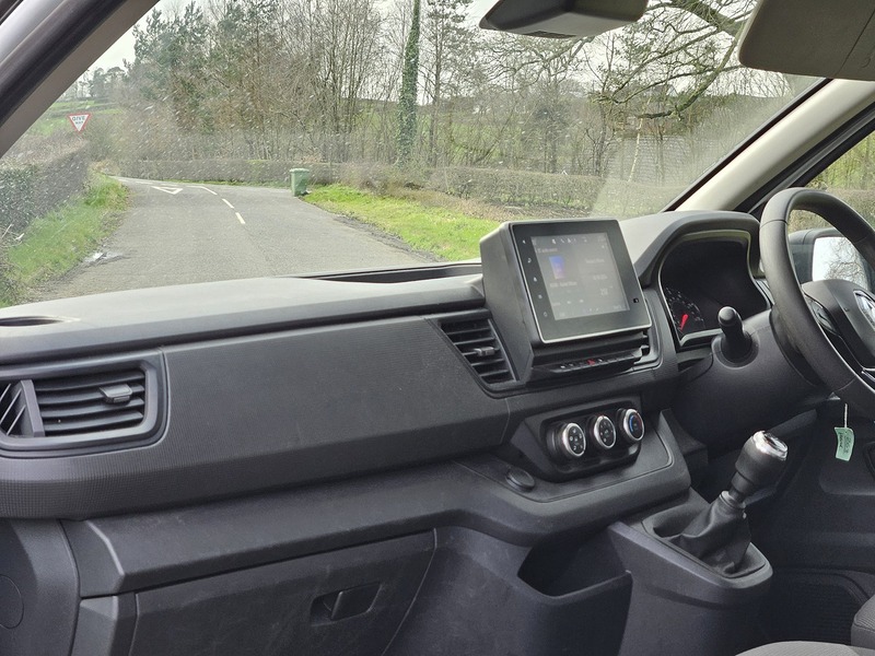 Renault Trafic 2.0 dCi Blue SL28 Business+ Panel Van 5dr Diesel Manual L1 H1 Euro 6 (s/s) (130 ps) - U1733