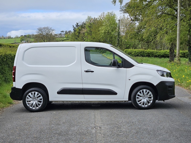 Peugeot Partner 1.5 BlueHDi 1000 Professional Standard Panel Van 5dr Diesel Manual SWB Euro 6 (s/s) (100 bhp) - U1764