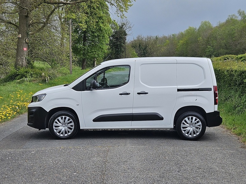 Peugeot Partner 1.5 BlueHDi 1000 Professional Standard Panel Van 5dr Diesel Manual SWB Euro 6 (s/s) (100 bhp) - U1764