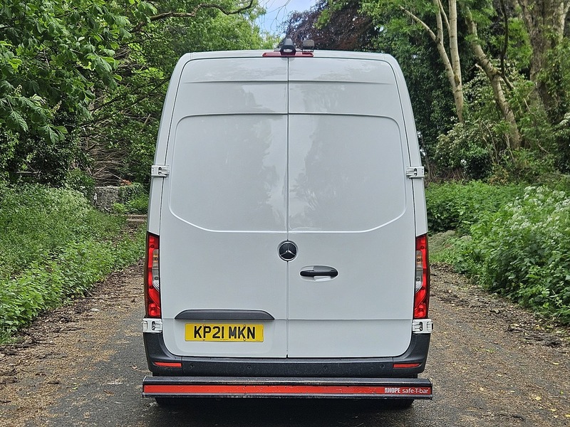 Mercedes-Benz Sprinter 2.1 314 CDI Progressive Panel Van 5dr Diesel Manual RWD L2 H2 Euro 6 (s/s) (143 ps) - U1801
