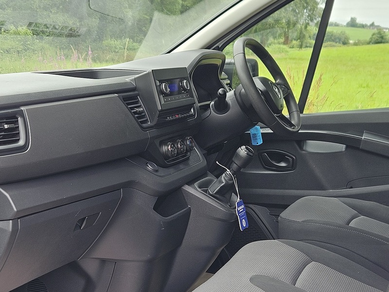 Renault Trafic 2.0 dCi Blue LL30 Business Panel Van 5dr Diesel Manual L2 H1 Euro 6 (s/s) (130 ps) - U1825