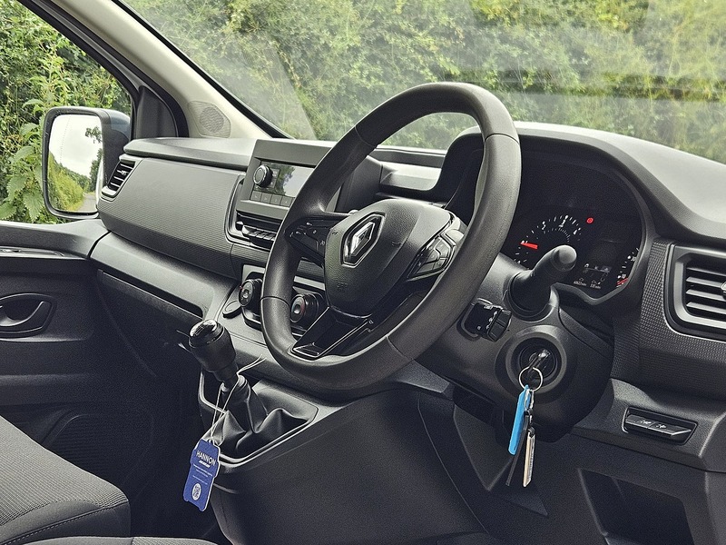 Renault Trafic 2.0 dCi Blue LL30 Business Panel Van 5dr Diesel Manual L2 H1 Euro 6 (s/s) (130 ps) - U1825
