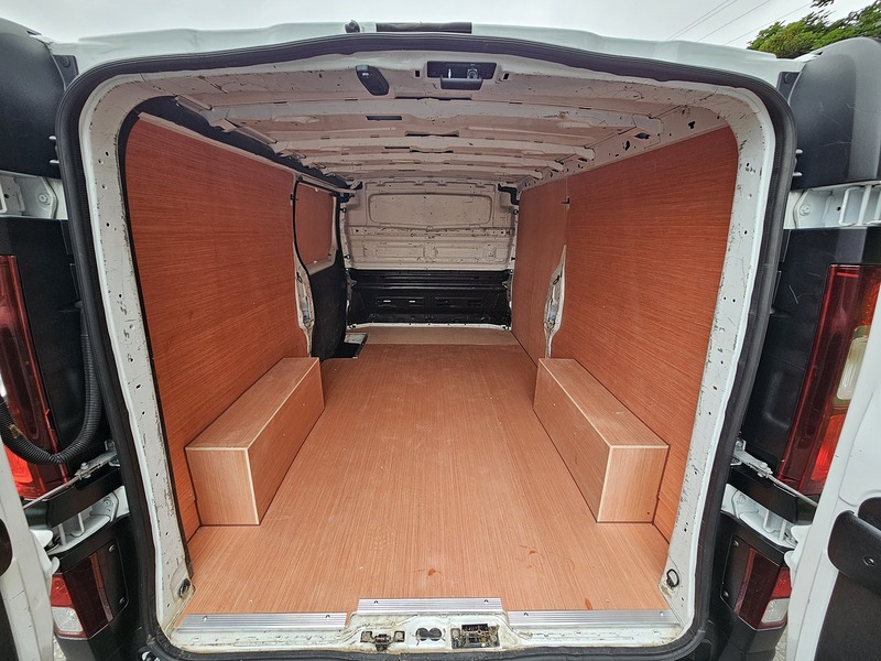Renault Trafic 2.0 dCi Blue LL30 Business Panel Van 5dr Diesel Manual L2 H1 Euro 6 (s/s) (130 ps) - U1825
