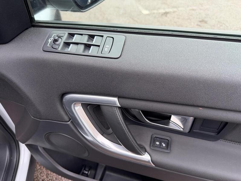 Land Rover Discovery Sport 2.0 TD4 HSE Auto 4WD Euro 6 (s/s) 5dr - U104