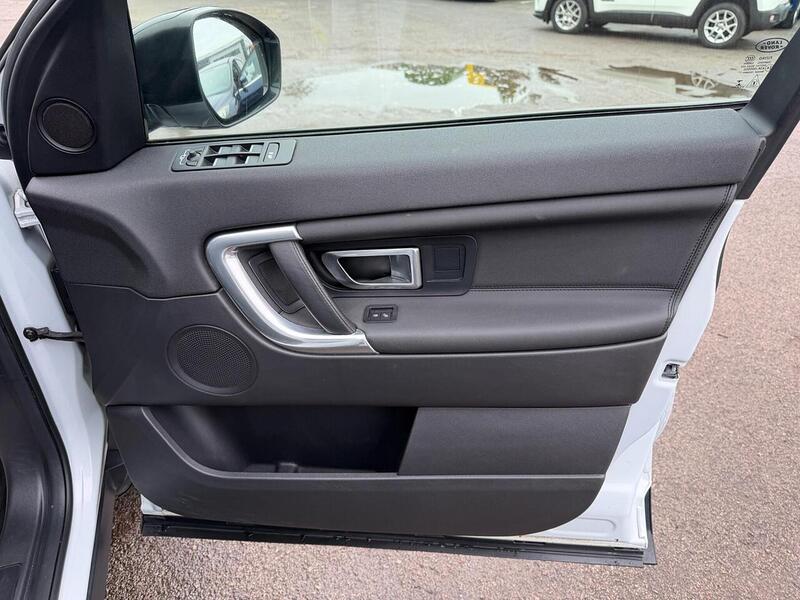 Land Rover Discovery Sport 2.0 TD4 HSE Auto 4WD Euro 6 (s/s) 5dr - U104