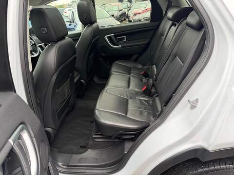 Land Rover Discovery Sport 2.0 TD4 HSE Auto 4WD Euro 6 (s/s) 5dr - U104