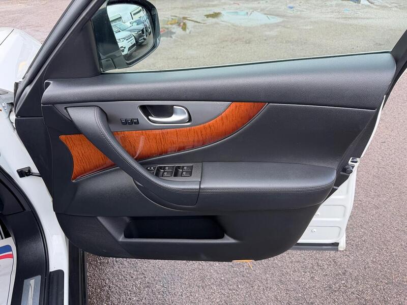 Infiniti QX70 3.7 V6 S Premium Auto 4WD Euro 5 5dr - U107