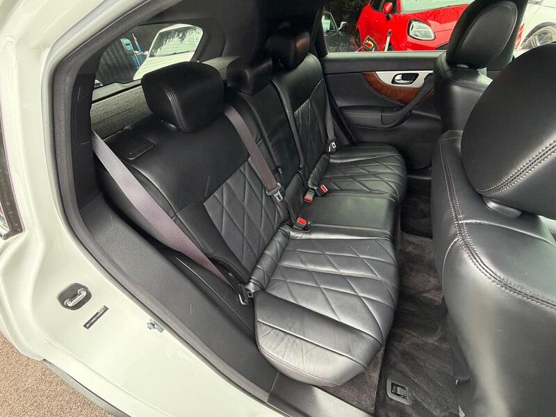 Infiniti QX70 3.7 V6 S Premium Auto 4WD Euro 5 5dr - U107