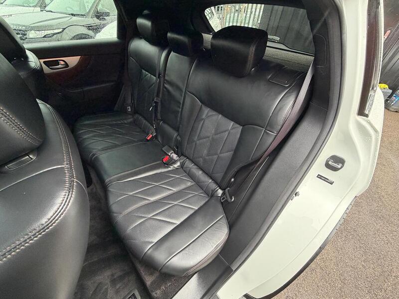 Infiniti QX70 3.7 V6 S Premium Auto 4WD Euro 5 5dr - U107