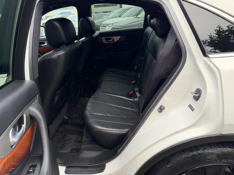 Infiniti QX70 3.7 V6 S Premium Auto 4WD Euro 5 5dr - U107
