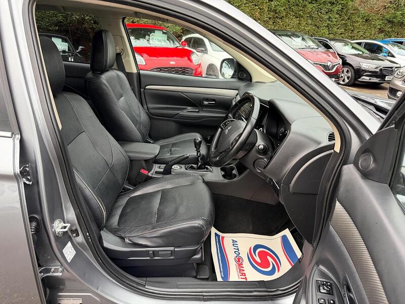 Mitsubishi Outlander 2.2 DI-D GX4 4WD Euro 5 (s/s) 5dr - U113