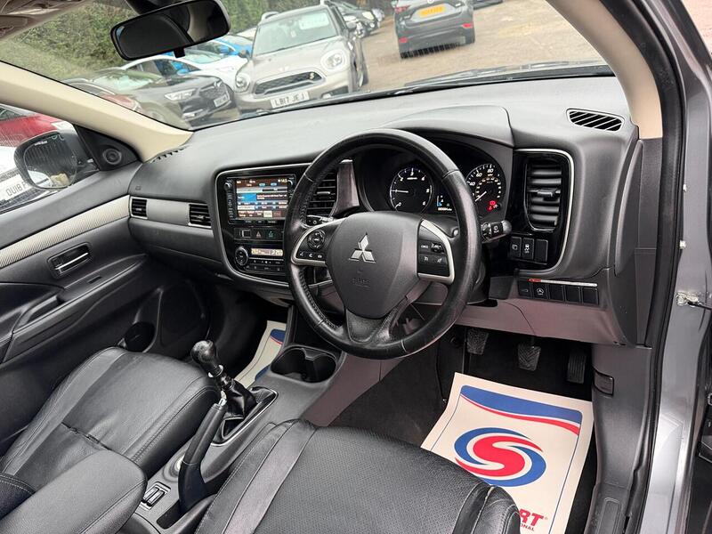 Mitsubishi Outlander 2.2 DI-D GX4 4WD Euro 5 (s/s) 5dr - U113