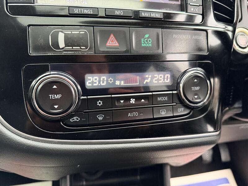 Mitsubishi Outlander 2.2 DI-D GX4 4WD Euro 5 (s/s) 5dr - U113