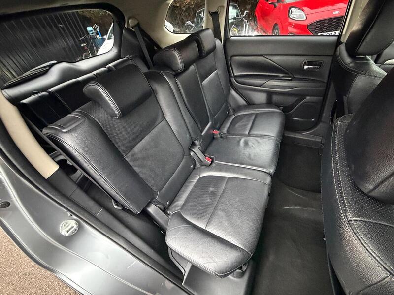 Mitsubishi Outlander 2.2 DI-D GX4 4WD Euro 5 (s/s) 5dr - U113