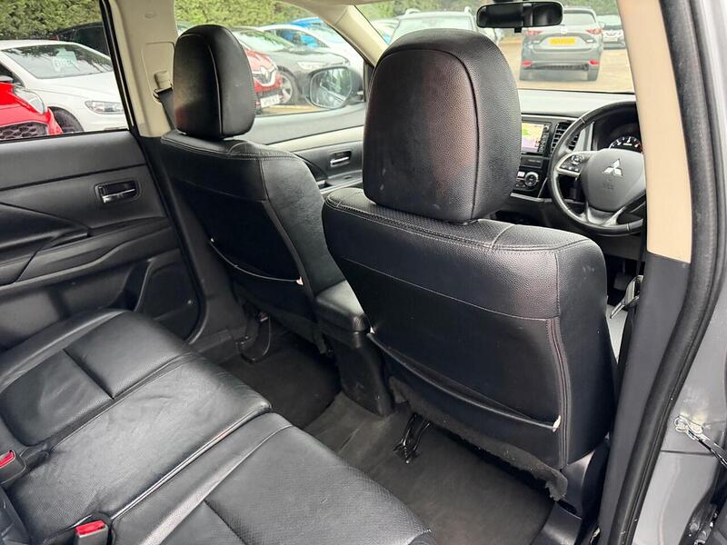 Mitsubishi Outlander 2.2 DI-D GX4 4WD Euro 5 (s/s) 5dr - U113
