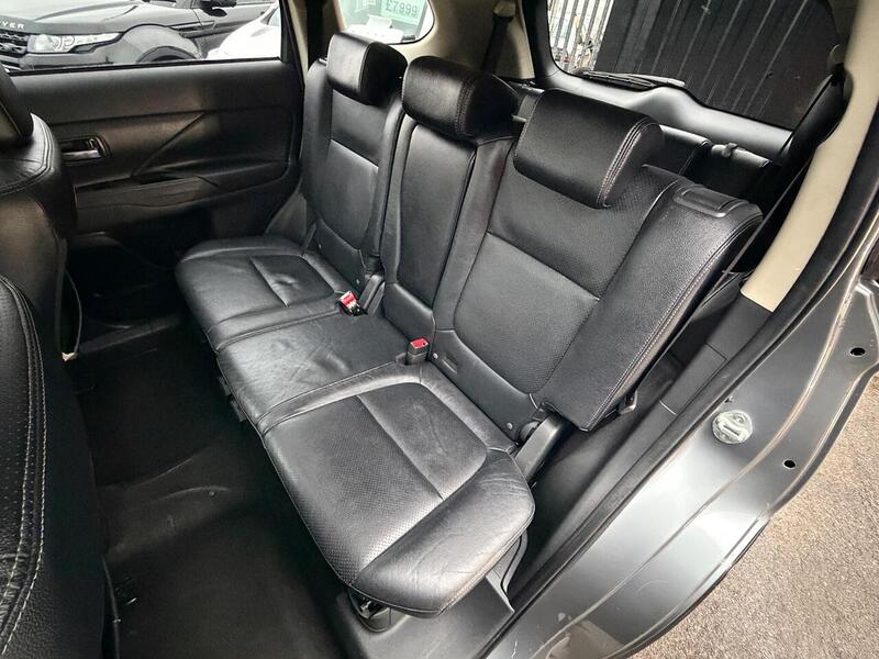 Mitsubishi Outlander 2.2 DI-D GX4 4WD Euro 5 (s/s) 5dr - U113