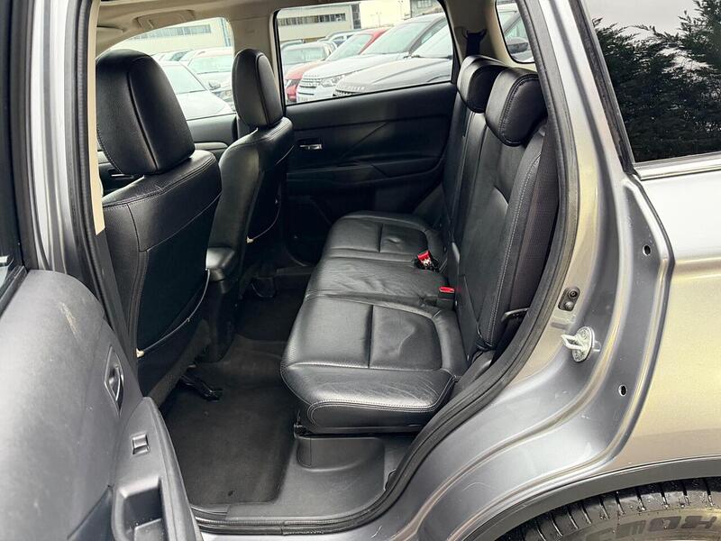 Mitsubishi Outlander 2.2 DI-D GX4 4WD Euro 5 (s/s) 5dr - U113