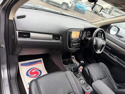 Mitsubishi Outlander 2.2 DI-D GX4 4WD Euro 5 (s/s) 5dr - U113