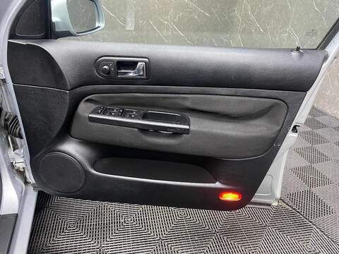 Volkswagen Golf 1.6 Match 5dr - U114