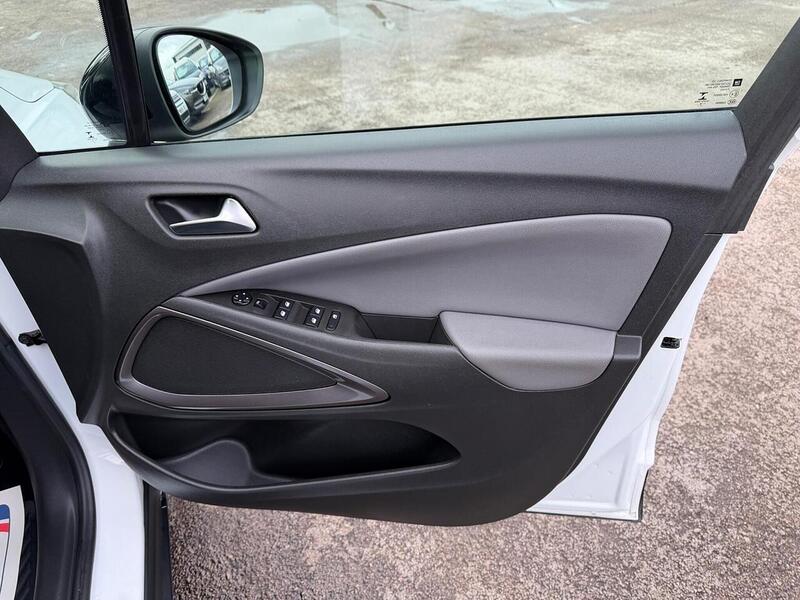 Vauxhall Crossland X 1.2 Turbo Elite Nav Auto Euro 6 (s/s) 5dr - U117