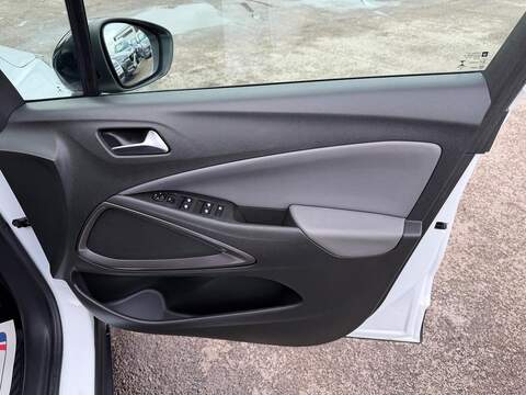 Vauxhall Crossland X 1.2 Turbo Elite Nav Auto Euro 6 (s/s) 5dr - U117
