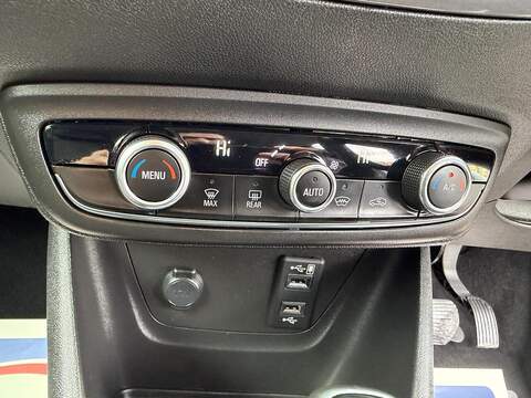 Vauxhall Crossland X 1.2 Turbo Elite Nav Auto Euro 6 (s/s) 5dr - U117