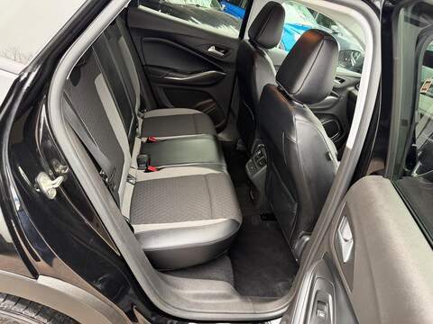 Vauxhall Grandland X 1.6 Turbo D BlueInjection Sport Nav Euro 6 (s/s) 5dr - U121