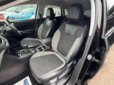 Vauxhall Grandland X 1.6 Turbo D BlueInjection Sport Nav Euro 6 (s/s) 5dr - U121