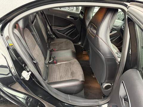 Mercedes-Benz A Class A Class 1.5 A180d AMG Line (Premium) 7G-DCT Euro 6 (s/s) 5dr - U13