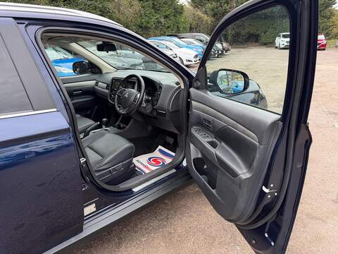 Mitsubishi Outlander 2.2 DI-D GX4 Auto 4WD Euro 5 (s/s) 5dr - U131