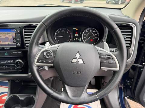 Mitsubishi Outlander 2.2 DI-D GX4 Auto 4WD Euro 5 (s/s) 5dr - U131