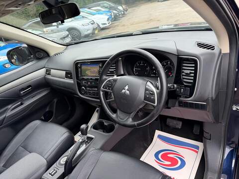 Mitsubishi Outlander 2.2 DI-D GX4 Auto 4WD Euro 5 (s/s) 5dr - U131
