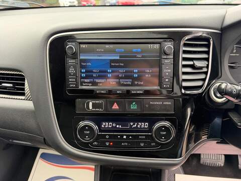 Mitsubishi Outlander 2.2 DI-D GX4 Auto 4WD Euro 5 (s/s) 5dr - U131
